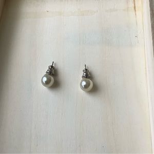New vintage faux Pearl earrings